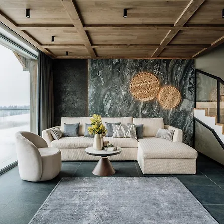 Crystal Pine Luxury With Jacuzzi, Sauna & By Bqqk