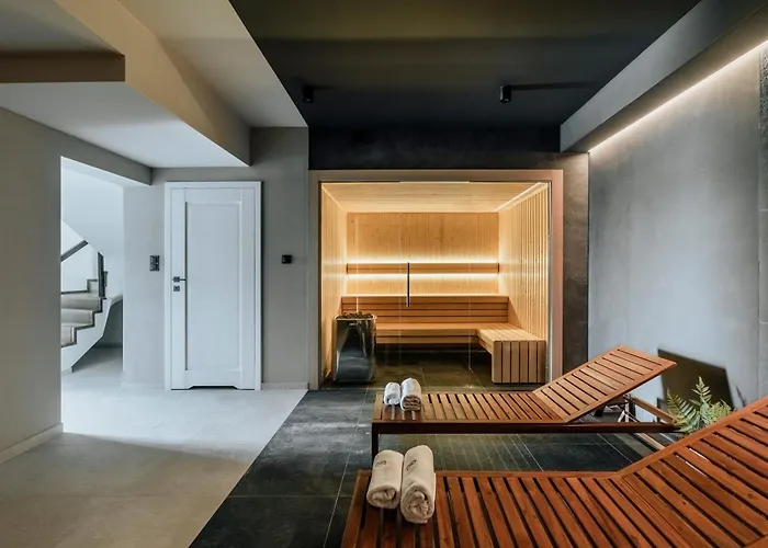 Crystal Pine Luxury With Jacuzzi, Sauna & By Bqqk Villa *