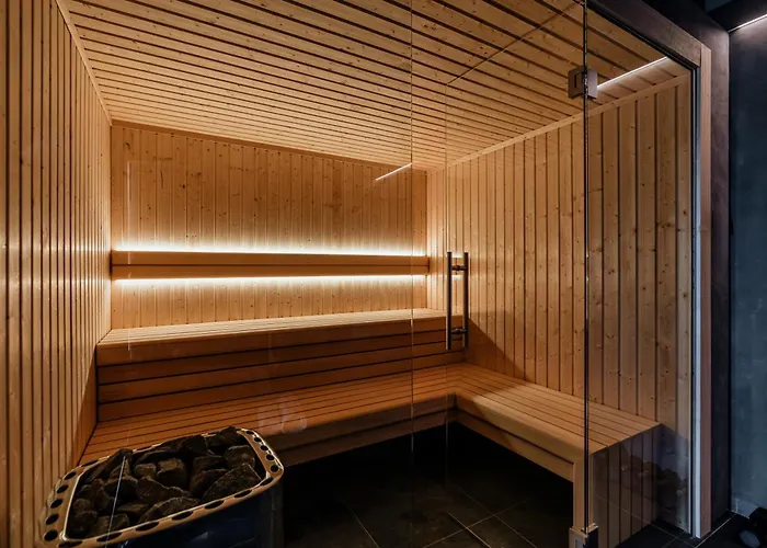 Villa Crystal Pine Luxury With Jacuzzi, Sauna & By Bqqk *