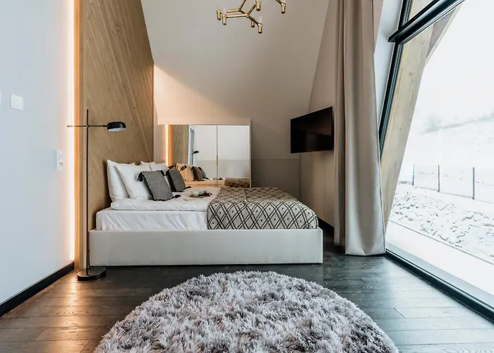 Crystal Pine Luxury With Jacuzzi, Sauna & By Bqqk Villa