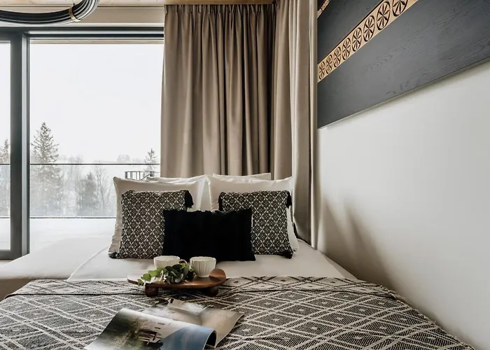 Crystal Pine Luxury With Jacuzzi, Sauna & By Bqqk *