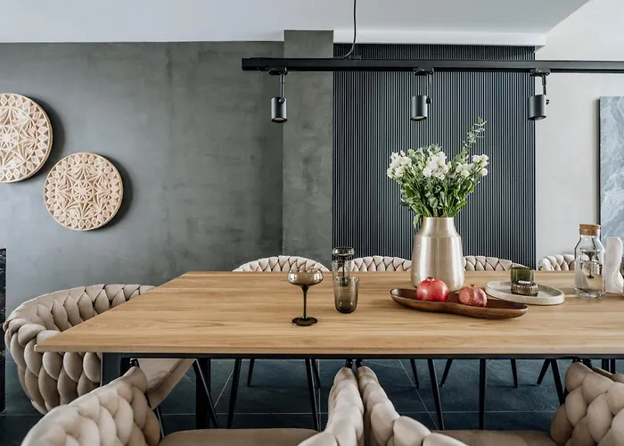 Villa Crystal Pine Luxury With Jacuzzi, Sauna & By Bqqk *