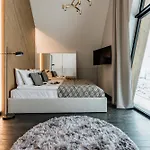 Crystal Pine Luxury With Jacuzzi, Sauna & By Bqqk فيلة