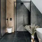 Crystal Pine Luxury With Jacuzzi, Sauna & By Bqqk וילה *