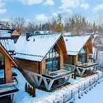 Crystal Pine Luxury With Jacuzzi, Sauna & By Bqqk زاكوباني