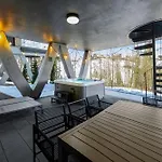 Crystal Pine Luxury With Jacuzzi, Sauna & By Bqqk فيلة *