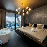 Crystal Pine Luxury With Jacuzzi, Sauna & By Bqqk فيلة زاكوباني