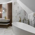 Crystal Pine Luxury With Jacuzzi, Sauna & By Bqqk فيلة *