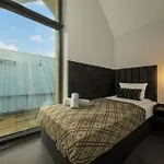 빌라 Crystal Pine Luxury With Jacuzzi, Sauna & By Bqqk *