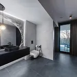 빌라 Crystal Pine Luxury With Jacuzzi, Sauna & By Bqqk
