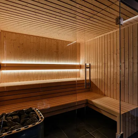 فيلة Crystal Pine Luxury With Jacuzzi, Sauna & By Bqqk *