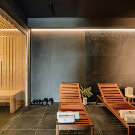 Crystal Pine Luxury With Jacuzzi, Sauna & By Bqqk וילה זקופאנה