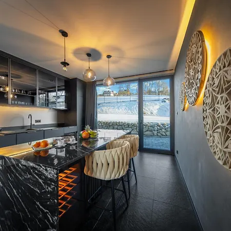 Crystal Pine Luxury With Jacuzzi, Sauna & By Bqqk فيلة *