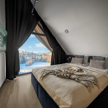 فيلة Crystal Pine Luxury With Jacuzzi, Sauna & By Bqqk زاكوباني