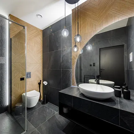 Crystal Pine Luxury With Jacuzzi, Sauna & By Bqqk וילה זקופאנה