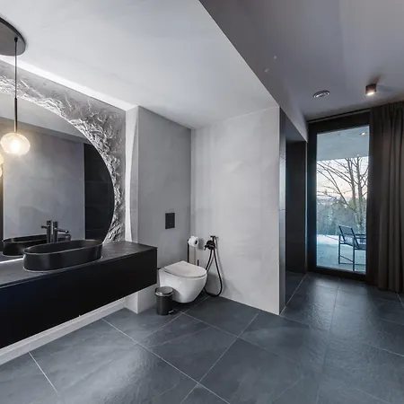Villa Crystal Pine Luxury With Jacuzzi, Sauna & By Bqqk