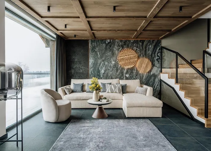 Crystal Pine Luxury With Jacuzzi, Sauna & By Bqqk