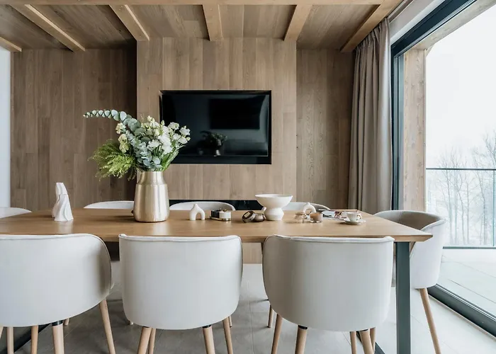 Crystal Pine Luxury With Jacuzzi, Sauna & By Bqqk