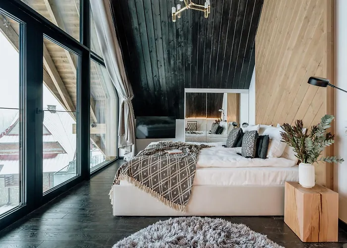 Crystal Pine Luxury With Jacuzzi, Sauna & By Bqqk Villa