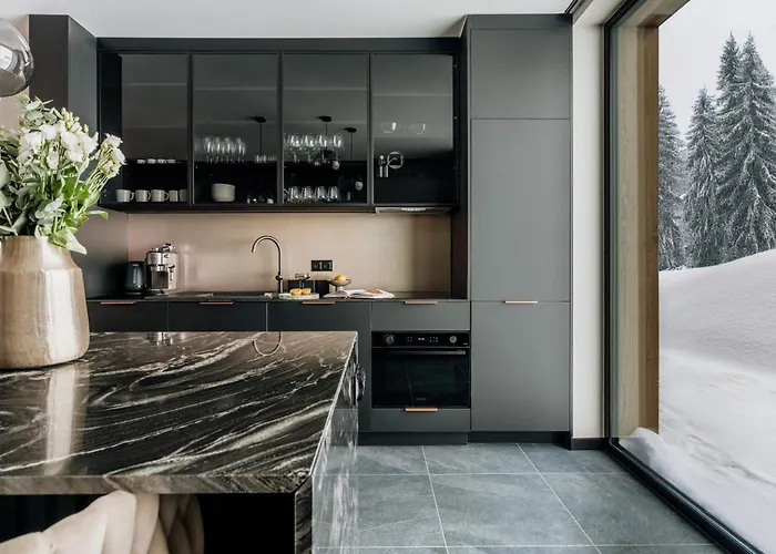 Crystal Pine Luxury With Jacuzzi, Sauna & By Bqqk