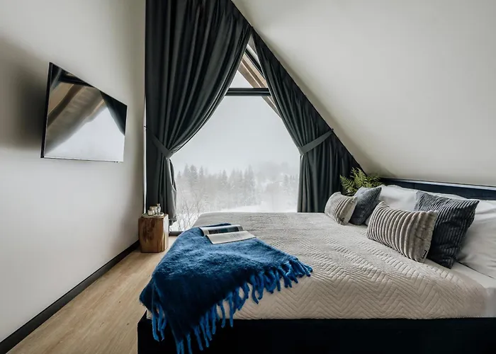 Crystal Pine Luxury With Jacuzzi, Sauna & By Bqqk *